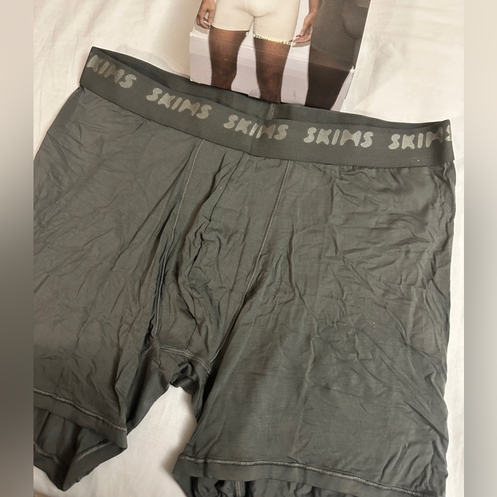 NWT SKIMS Men's Boxer Briefs - Cream and Gray - Picture 3 of 6